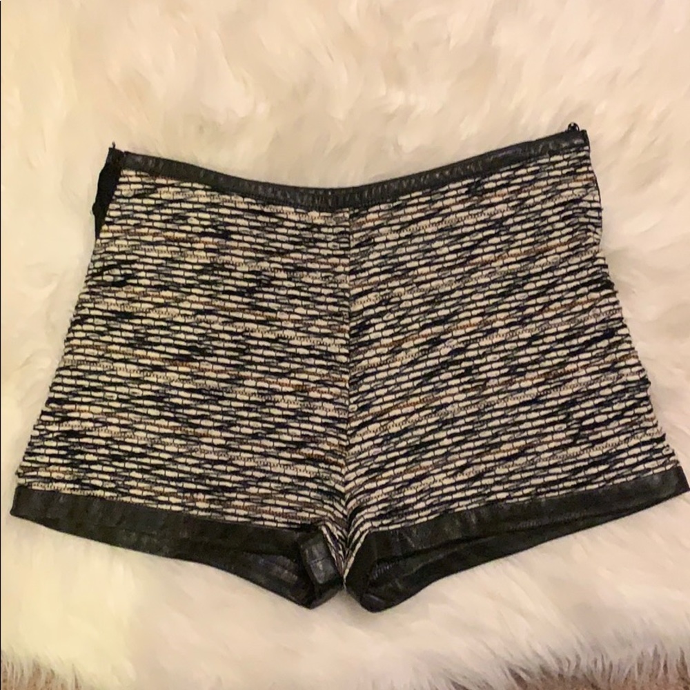 Ter et Bantine‎ fancy shorts with leather trim